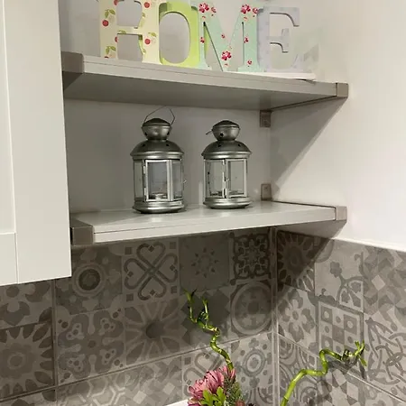 Daire Lovely 1-bd With Patio In Center *