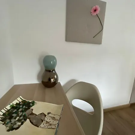 Lovely 1-bd With Patio In Center