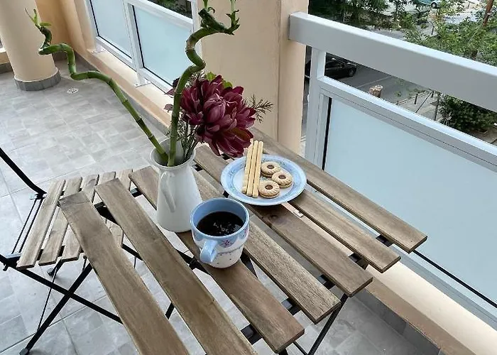 Appartement Lovely 1-bd With Patio In Center